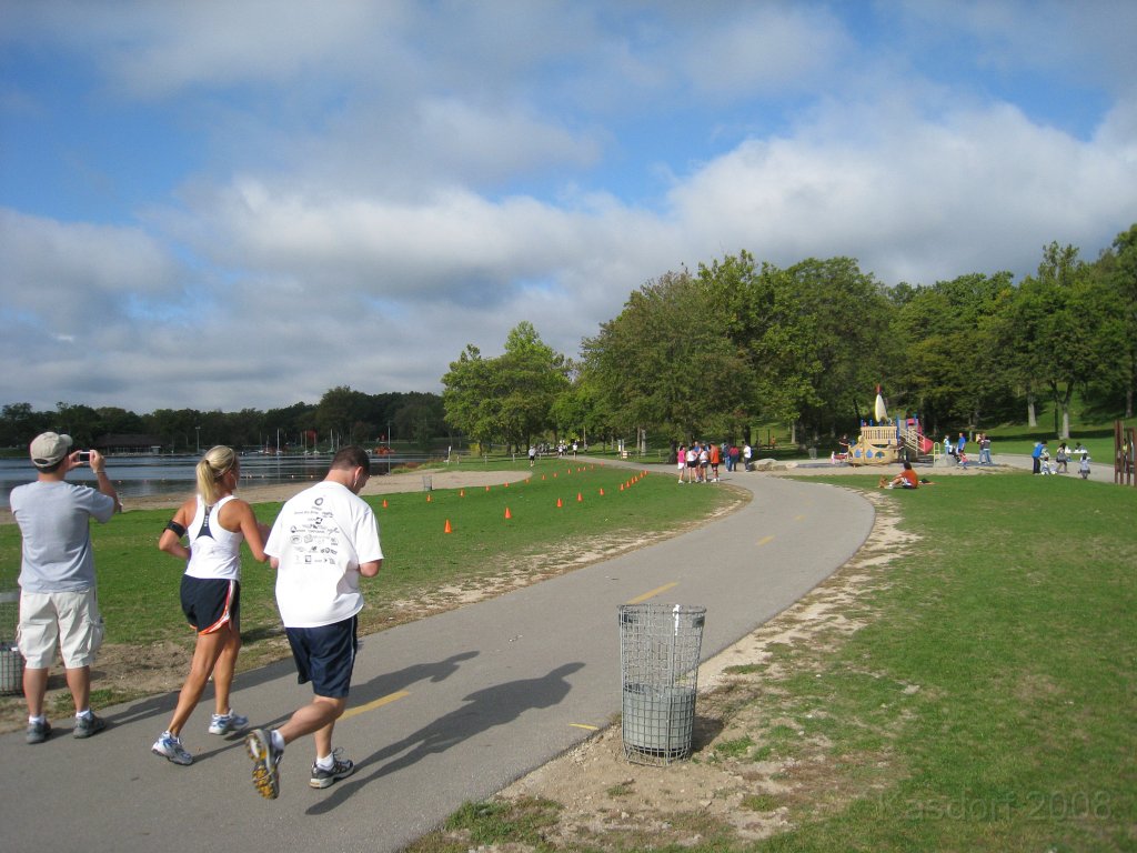 Kensington Challenge 15K 2008-09 023.jpg - ......................... YAWN....................one hour and thirty minutes later ................................ hey is that him leading the (very slow) pack. (Note all the people that finished and are talking.)